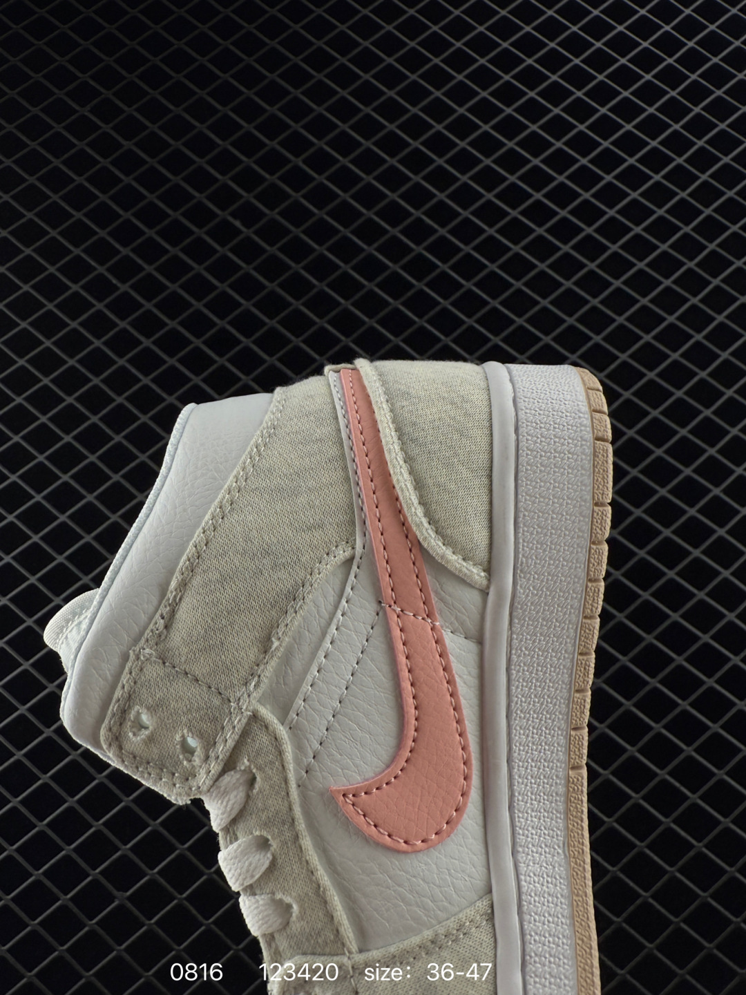 Air Jordan 1 Mid “Bred Toe”